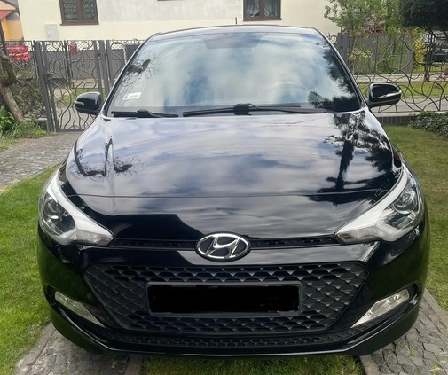 Hyundai i20 cena 43500 przebieg: 74000, rok produkcji 2017 z Opoczno małe 106